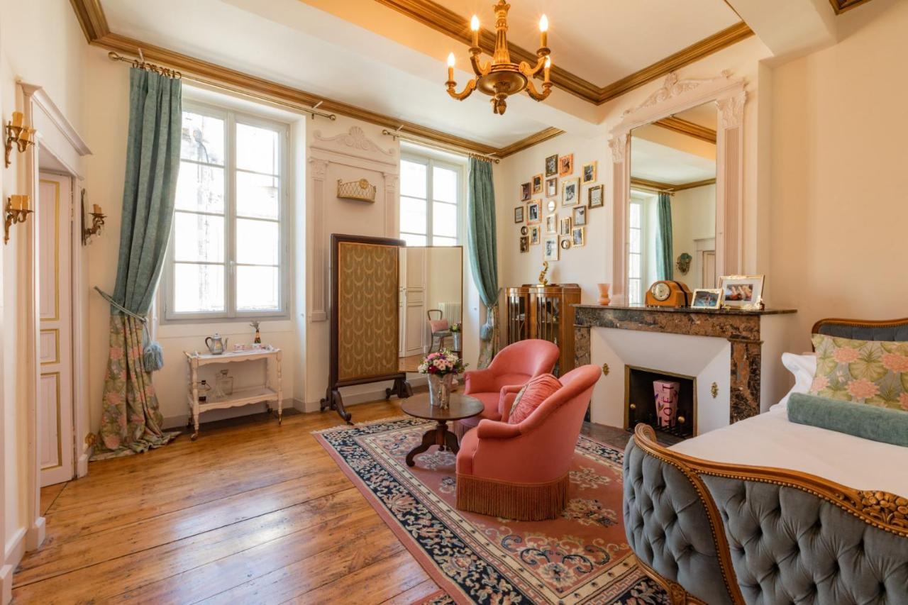 콩돔 Champagne House - Elegance, Luxury And Charm B&B 외부 사진
