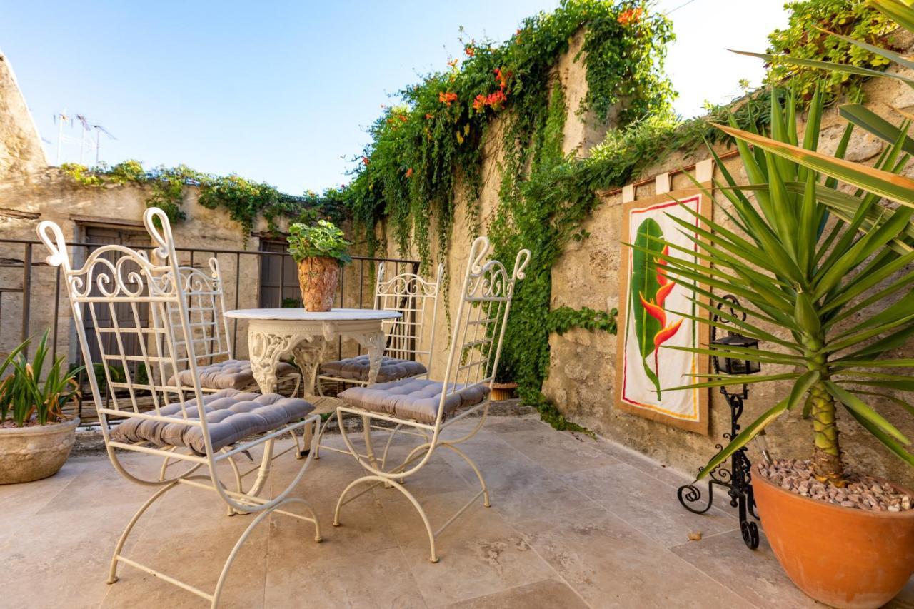 콩돔 Champagne House - Elegance, Luxury And Charm B&B 외부 사진