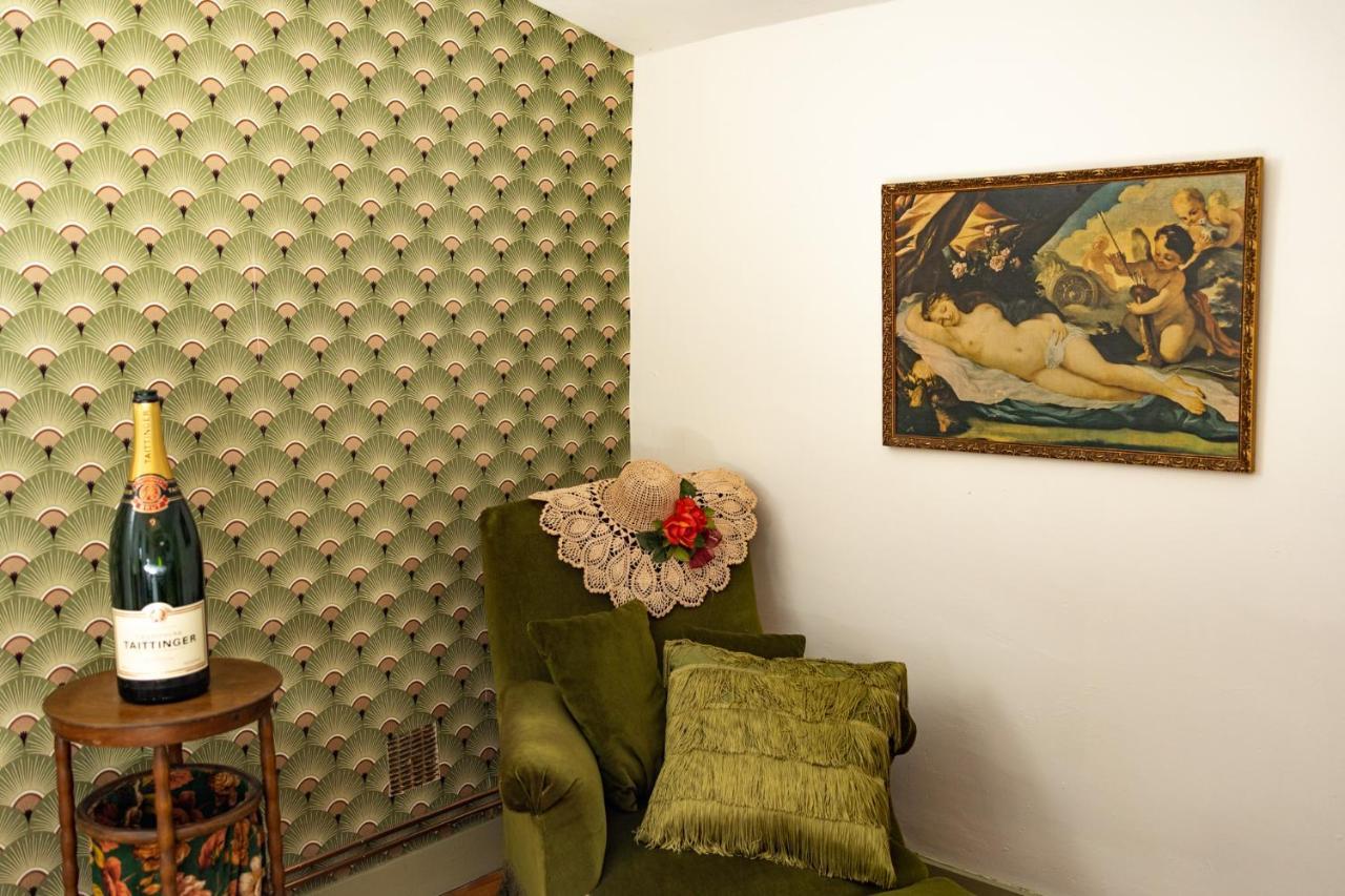 콩돔 Champagne House - Elegance, Luxury And Charm B&B 외부 사진