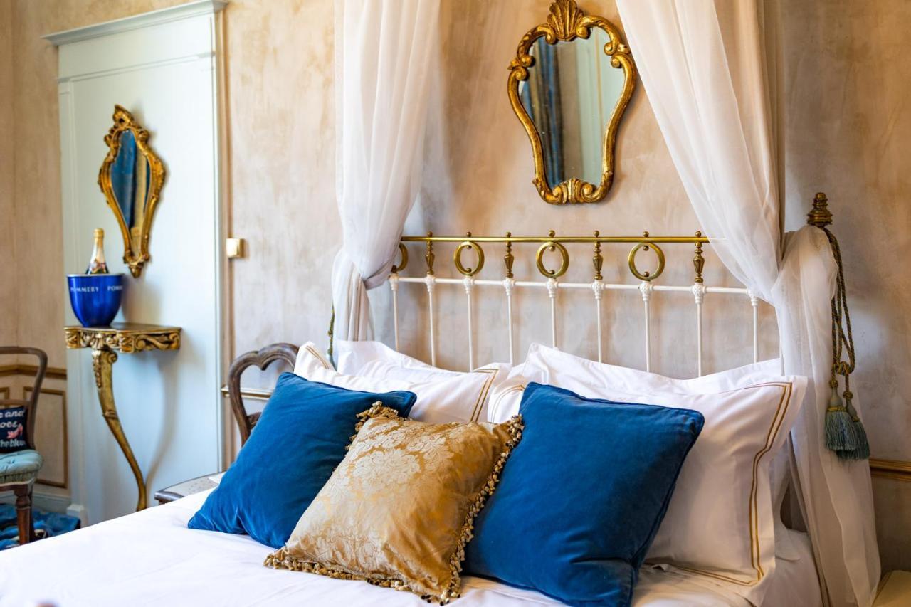 콩돔 Champagne House - Elegance, Luxury And Charm B&B 외부 사진