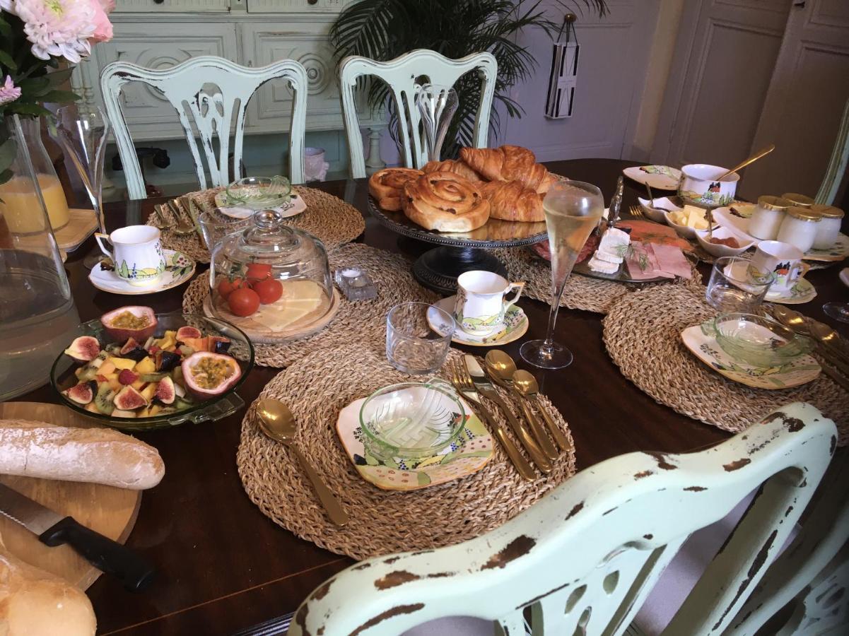콩돔 Champagne House - Elegance, Luxury And Charm B&B 외부 사진